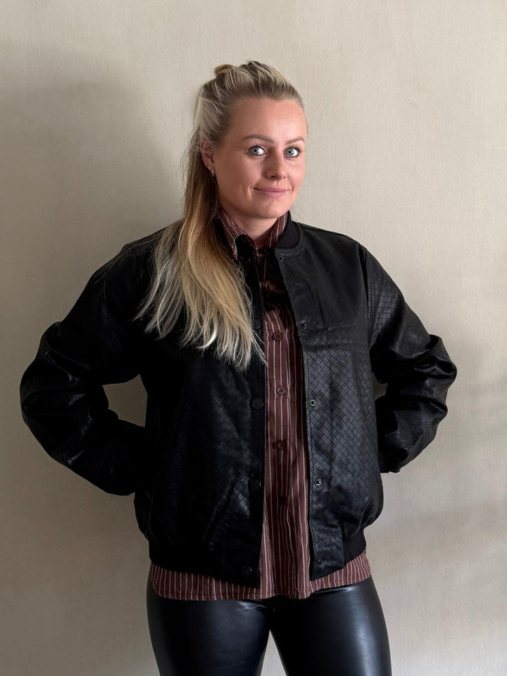 Bomber Roxanne