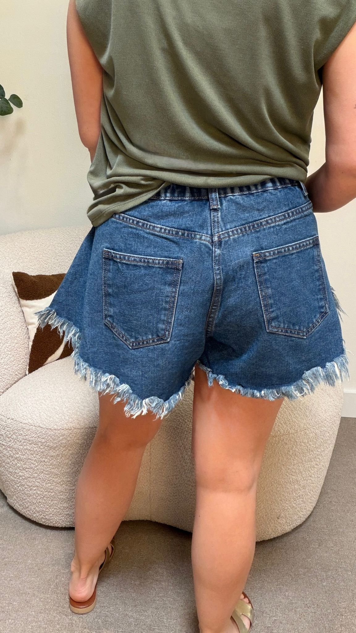 Short Naomi
